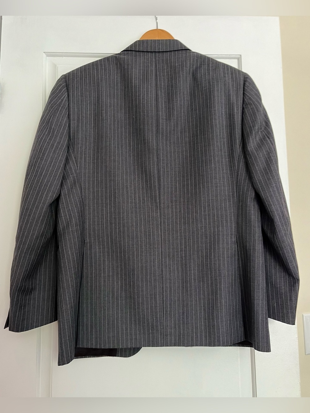 BURBERRY LONDON 2 Piece Men's Wool Charcoal Pinstripe Blazer and Pants - Picture 2 of 10